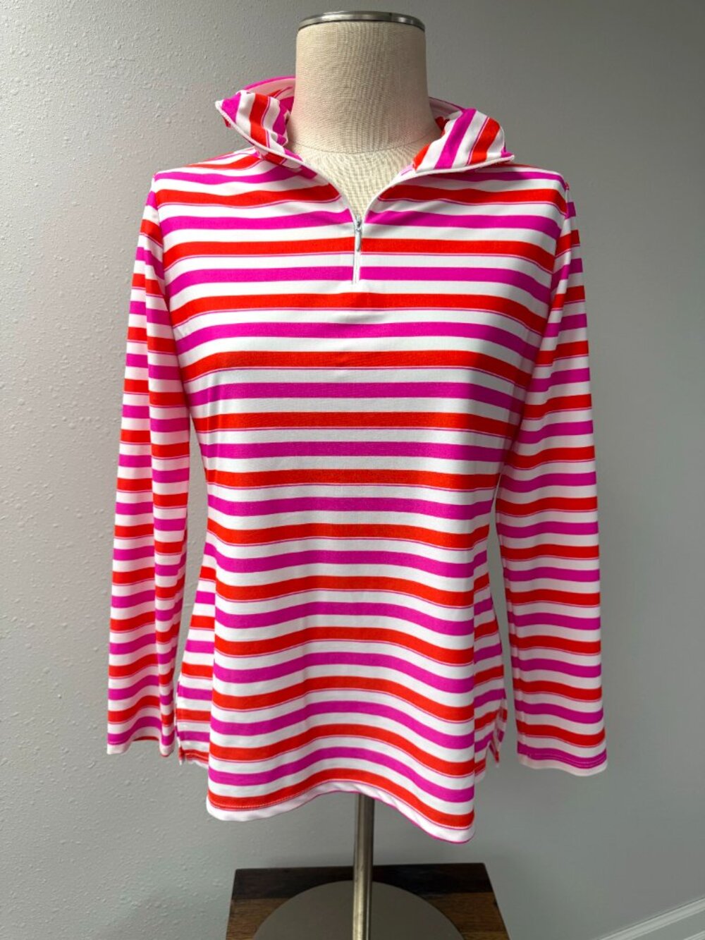 Jude Connally Quarter-zip Activewear Pullover - Picture 3 of 12